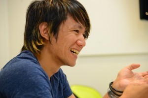nanapiの現状について笑顔で語る和田氏の写真